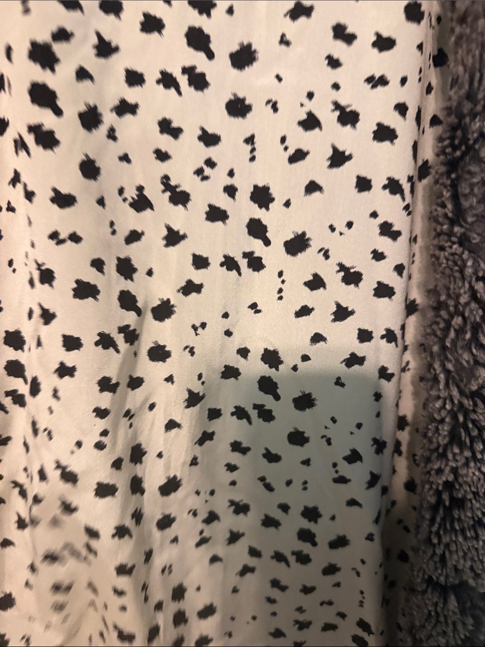 Alice + Olivia Grey Faux Fur Sleeveless Vest with Silk Blend Patterned Lining - Picture 10 of 11
